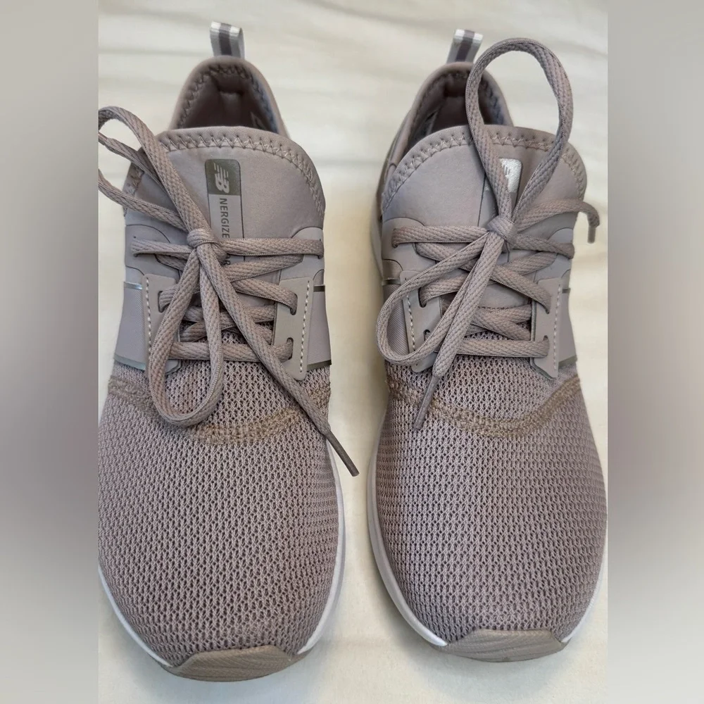 New Balance Women’s NB Nergize Sport Cross Trainer Shoe Logwood Size 8